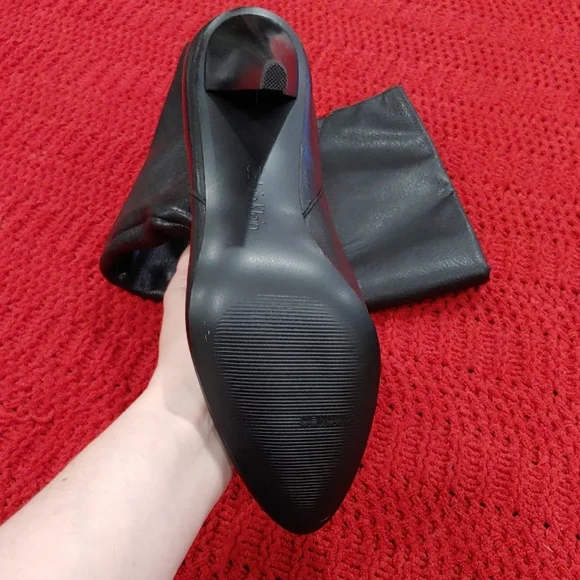 NEW Calvin Klein Stylish Black Knee-High Women's Boots - Picture 3 of 8